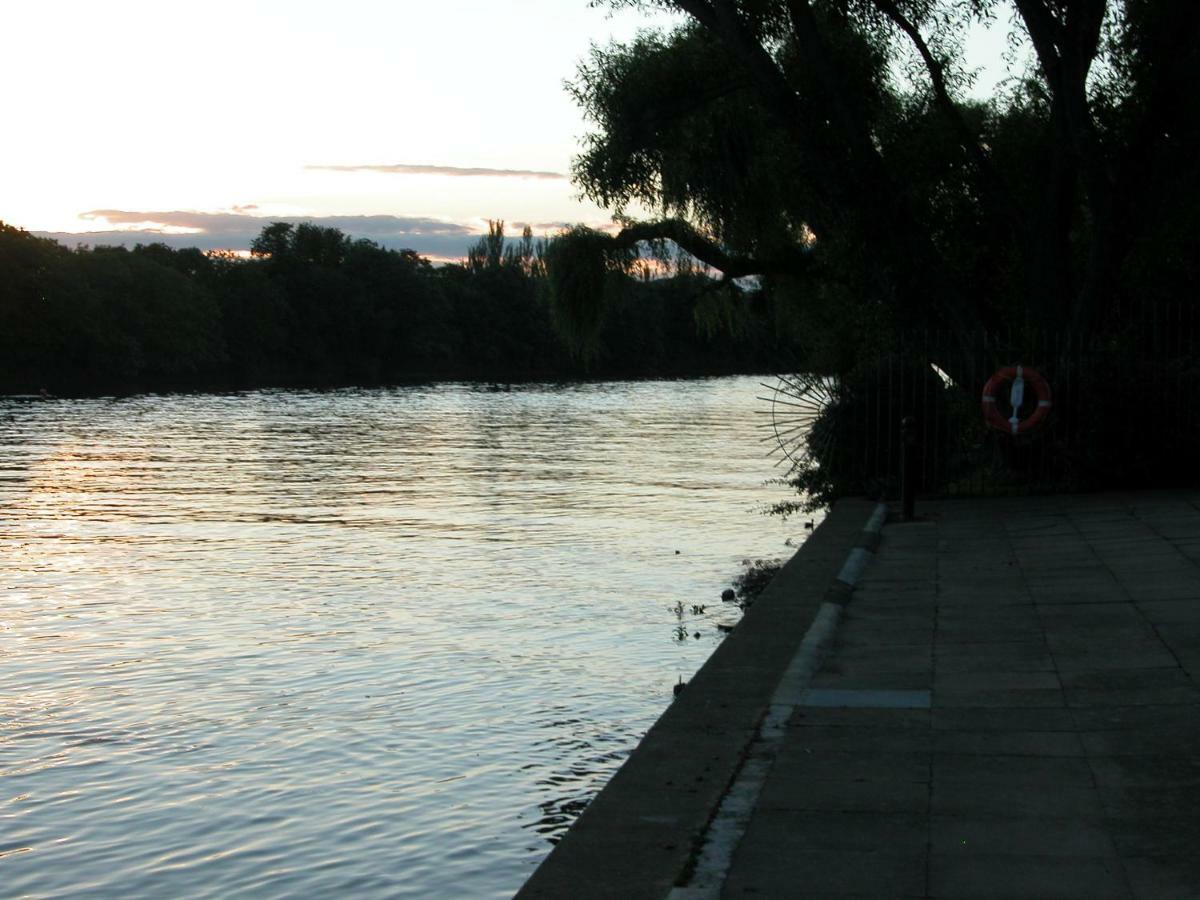 Bed and Breakfast Chiswick Riviera With Free Parking Лондон Екстер'єр фото